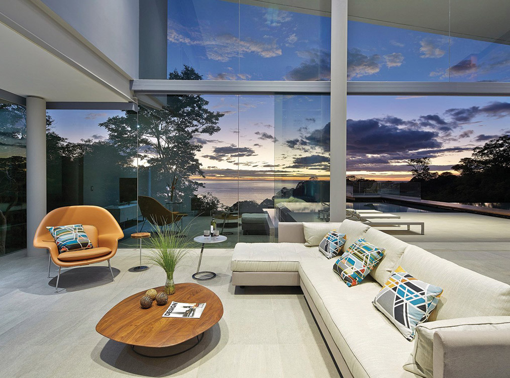 How should families with children rent a villa?